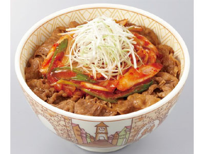 マイルドな辛さとシャキシャキの食感 すき家の「ねぎキムチ牛丼」新発売