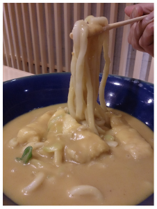 名古屋の隠れ名物「カレーうどん」が東京でも味わえる！ 東京・新宿三丁目のカレーうどん専門店『かま ...